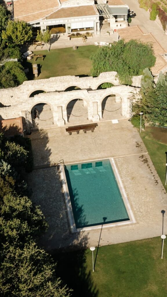 Φωτογράφιση βάπτισης στο Μουσείο Οίνου - TwoTwentyTwo)