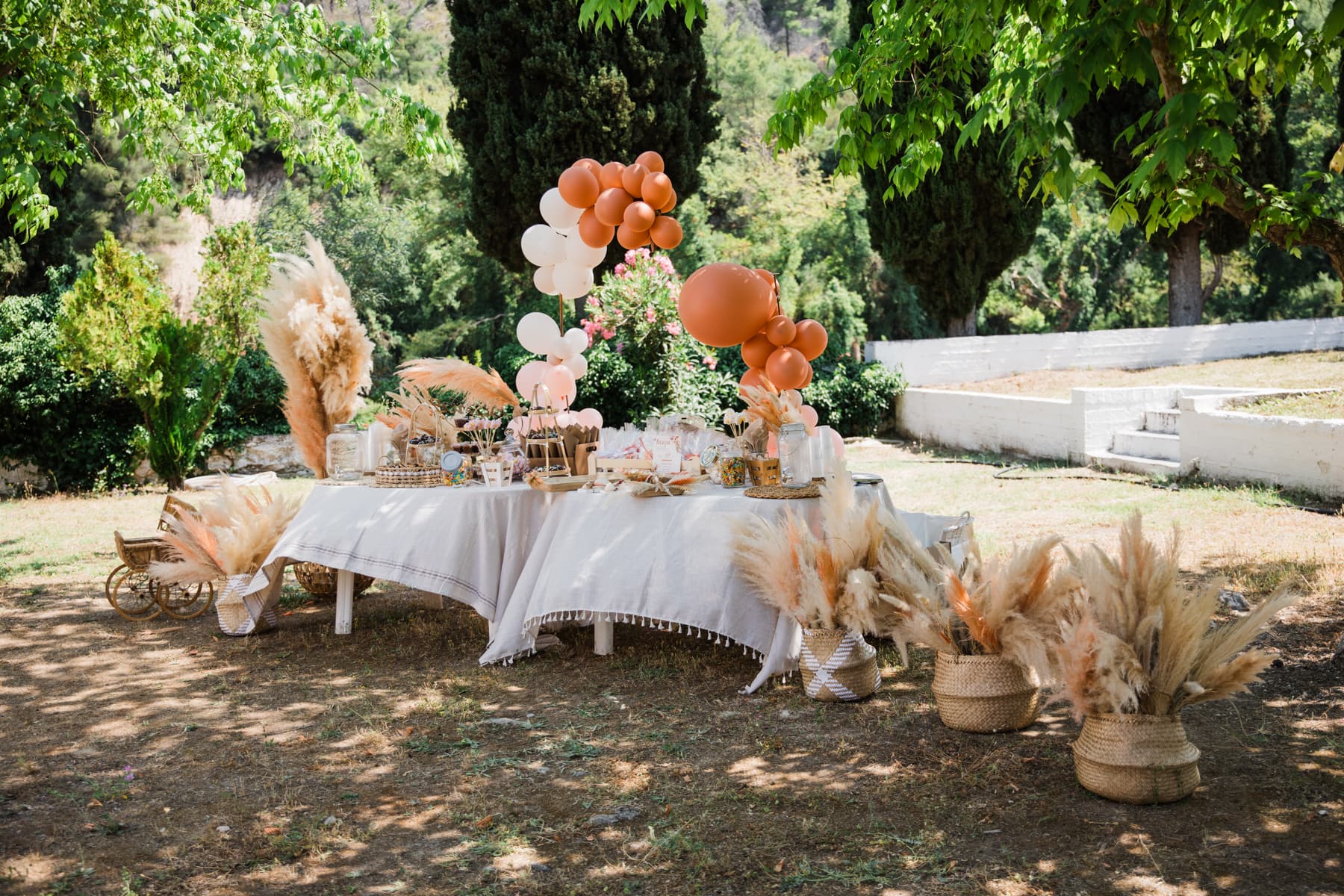 Φωτογράφος βάπτισης TwoTwentyTwo - Καλλιτεχνικός στολισμός και φωτογράφιση βάπτισης στην Αθήνα